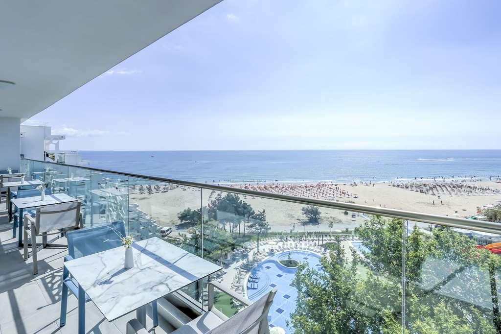 Maritim Hotel Paradise Blue Албена Ресторан фото